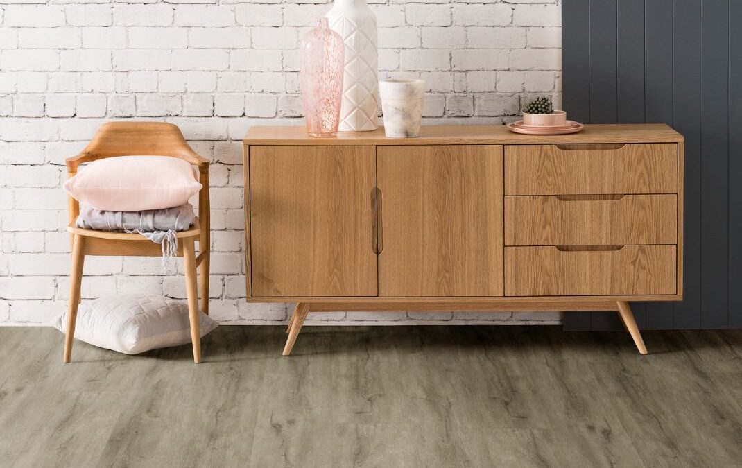 Pisos laminados con revestimiento resistente y duradero